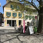 Susas Charming Places *